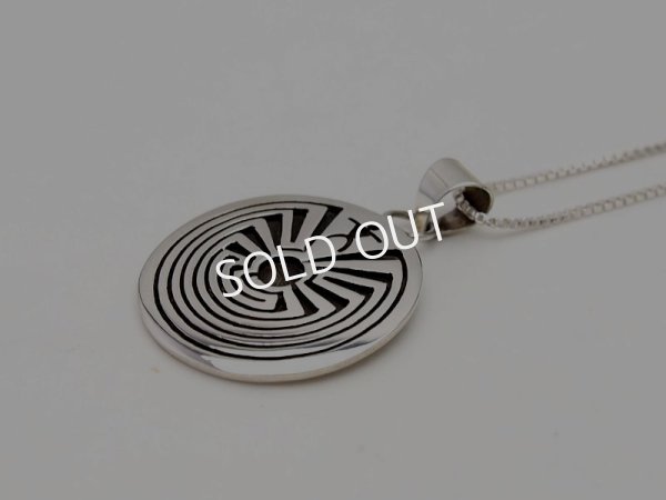 画像2: Calvin Peterson マン・イン・ザ・メーズ　ペンダントトップ (2)