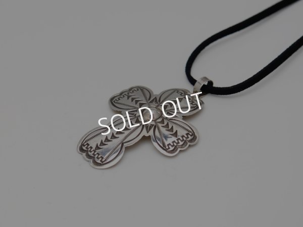 画像2: Arnold Blackgoat スタンプワーク　クロスペンダント (2)