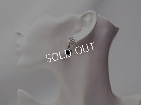 画像4: ナバホ　オニキス＆トパーズ（トリートメント）ダングルピアス (4)